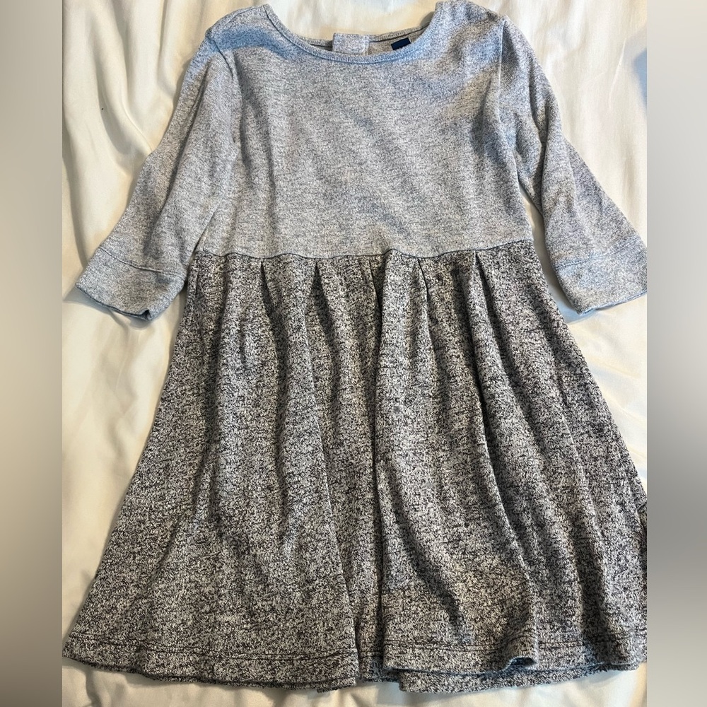 Gap girls long sleeve thin sweater dress. Size 6-7